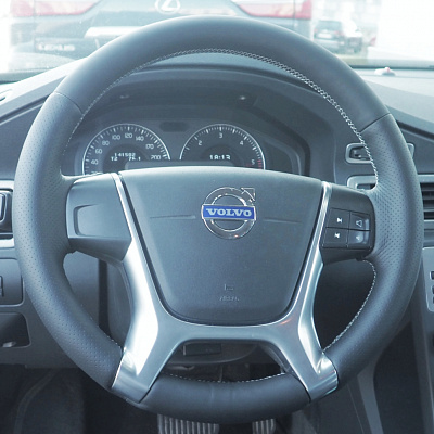 Кожаная Оплетка на руль TITANIUM  со шнуровкой для Volvo S80 (2009-2013), Volvo XC60 (2008-2013), Volvo XC70 (2007-2016)