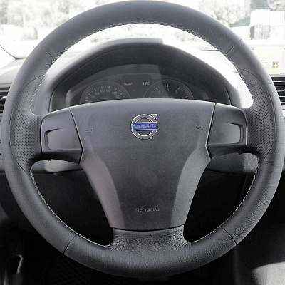 Кожаная Оплетка на руль TITANIUM  со шнуровкой для Volvo S40 (2003-2012), Volvo V50 (2004-2012), Volvo C30 (2006-2013), Volvo C70 (2005-2013)