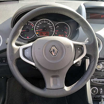 Кожаная Оплетка на руль TITANIUM  со шнуровкой для Renault Koleos (2008-2016)