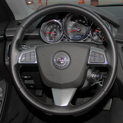 Кожаная Оплетка на руль TITANIUM  со шнуровкой для Cadillac CTS (2007-2014), Cadillac SRX (2009-2012), Cadillac STS (2007-2011)