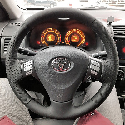 Кожаная Оплетка на руль TITANIUM  со шнуровкой для Toyota Corolla, Toyota Matrix, Toyota Auris, Toyota Ractis, Toyota Sienta, Toyota ISis, Citroen C1, Pontiac Vibe, Peugeot 107