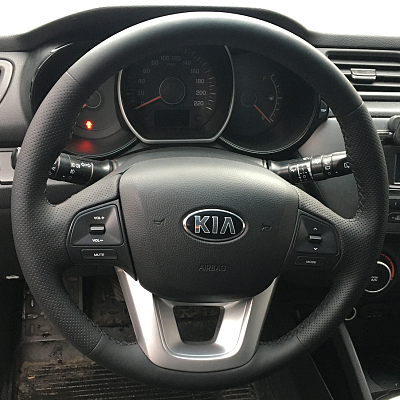 Кожаная Оплетка на руль TITANIUM  со шнуровкой для Kia Rio (2011-2015), Kia Pride (2011-2025)