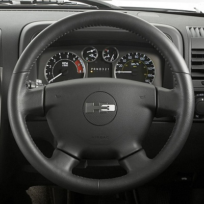 Кожаная Оплетка на руль TITANIUM  со шнуровкой для Hummer H3 (2005-2010)