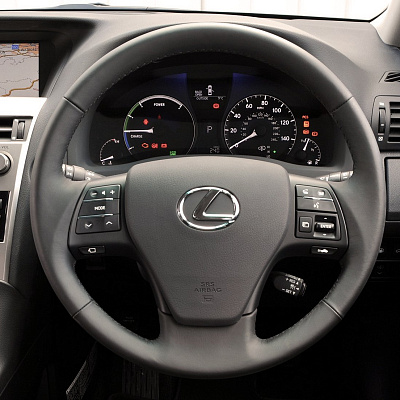 Кожаная Оплетка на руль TITANIUM  со шнуровкой для Lexus RX (2009-2012)