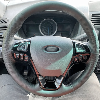 Кожаная Оплетка на руль TITANIUM  со шнуровкой для Ford Explorer (2010-2015), Ford Taurus (2012-2025), Ford Edge (2011-2014), Ford Flex (2012-2025)