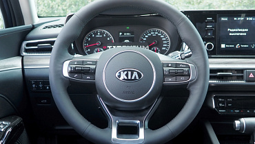 Kia K5 2021 .в. Установка оплетки по верх старой кожи.