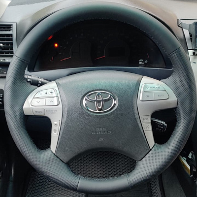 Кожаная Оплетка на руль TITANIUM  со шнуровкой для Toyota Camry, Toyota Highlander, Toyota Hilux, Toyota Fortuner, Toyota Estima, Toyota ISis, Toyota Allion, Toyota Noah, Toyota Premio, Toyota Voxy, Toyota Blade, Toyota Mark X ZiO, Toyota KLUGER, Toyota Previa, Toyota Aurion