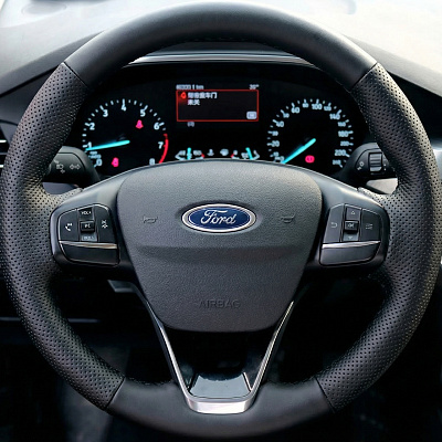 Кожаная Оплетка на руль TITANIUM  со шнуровкой для Ford Focus, Ford Escape, Ford Fiesta, Ford Kuga, Ford Maverick, Ford Tourneo Connect