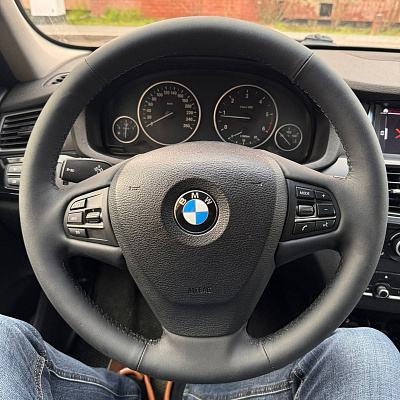 Кожаная Оплетка на руль TITANIUM  со шнуровкой для BMW X3 (2010-2017 /F25), BMW X5 (2013-2018 /F15)