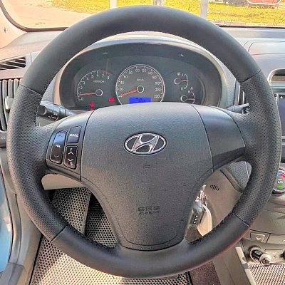 Кожаная Оплетка на руль TITANIUM  со шнуровкой для Hyundai Elantra (2006-2010), Hyundai Avante (2006-2010)