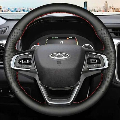 Кожаная Оплетка на руль TITANIUM  со шнуровкой для Chery Tiggo 4 (2018-2023), Chery Tiggo 4 Pro (2020-2024), Chery Tiggo 7 (2016-2020), Chery Tiggo 7 Pro (2020-2024), Chery Tiggo 8 (2018-2022), Chery Tiggo 8 Pro (2021-2024), Chery Tiggo E (2019-2020)