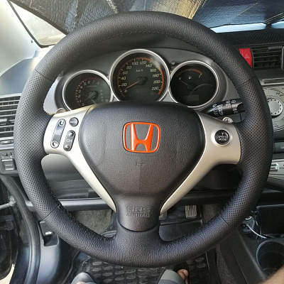 Кожаная Оплетка на руль TITANIUM  со шнуровкой для Honda Fit (2001-2008), Honda Jazz (2004-2008), Honda Airwave (2004-2010), Honda Partner (2005-2010)